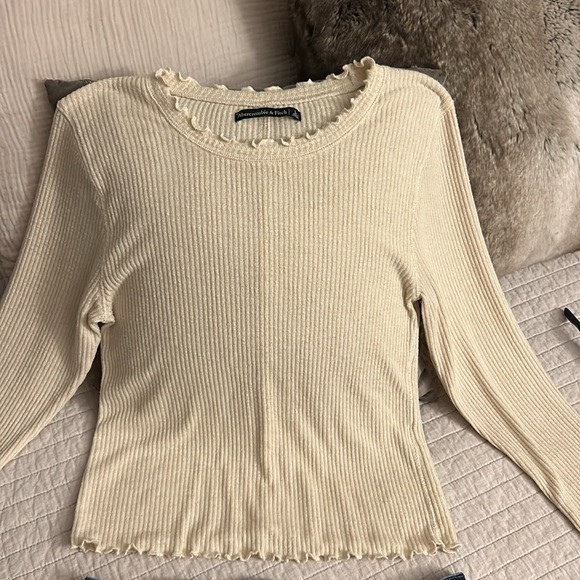 Abercrombie & Fitch lettuce hem ribbed cream neutral long sleeve comfy top large - Picture 2 of 8